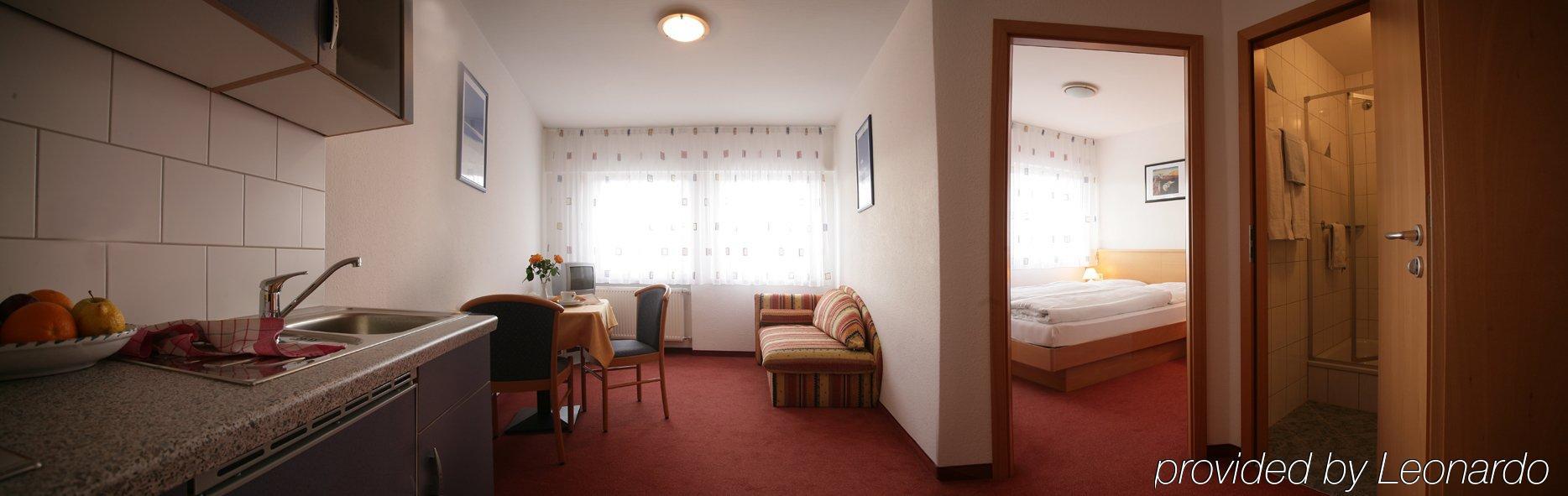 Bodensee Gaestehaus Tettnang Albergo Extérieur photo